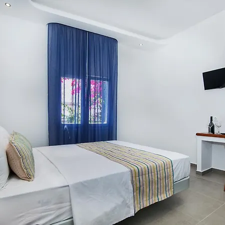 Guest house Petini's Place Fira (Santorini)