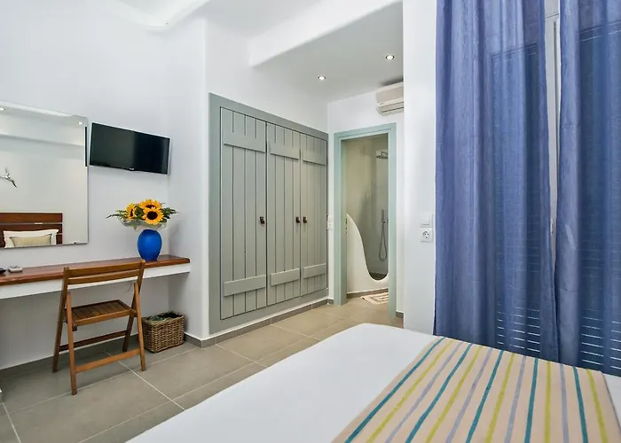 Petini's Place Fíra