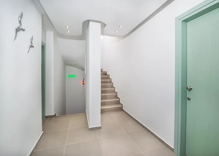 Petini's Place Fíra