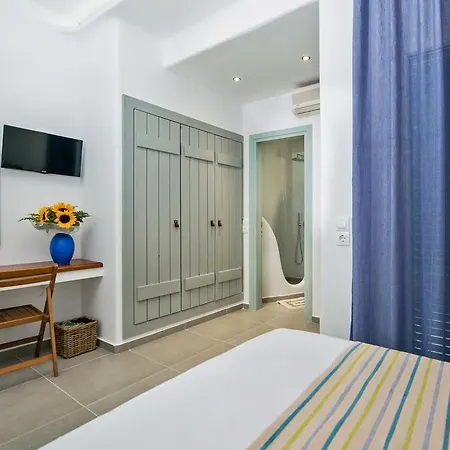 ペティニズ プレイス サントリーニ