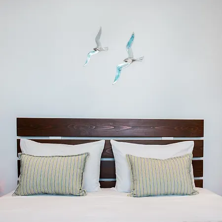 ペティニズ プレイス サントリーニ