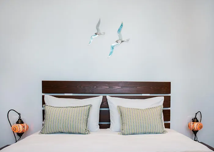 Petini's Place Fira (Santorini)